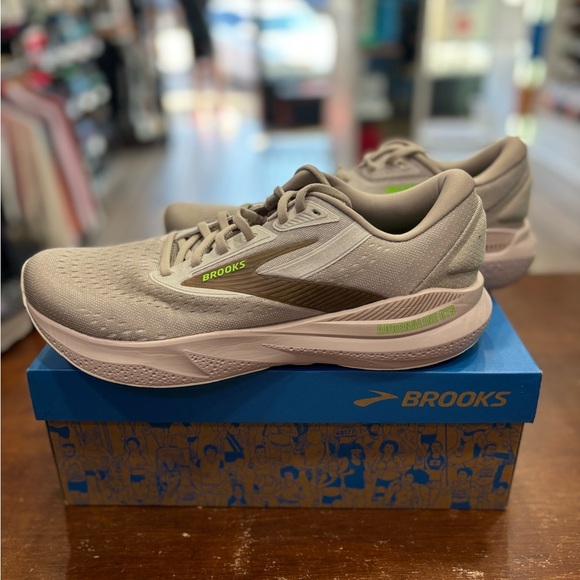 Brooks Other - Mens Brooks Adrenaline GTS 24